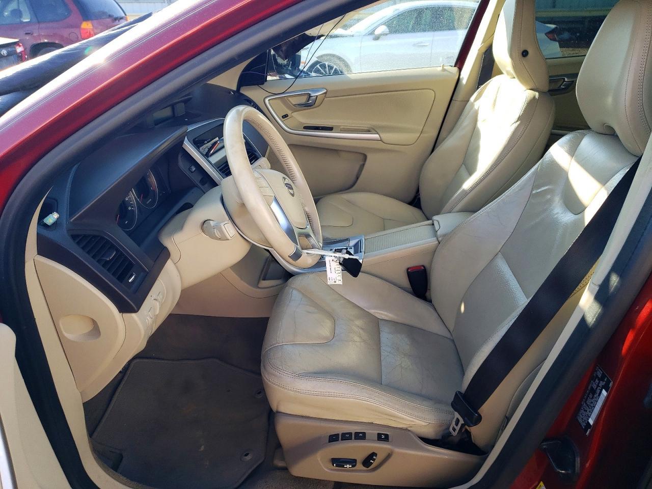 2011 VOLVO XC60