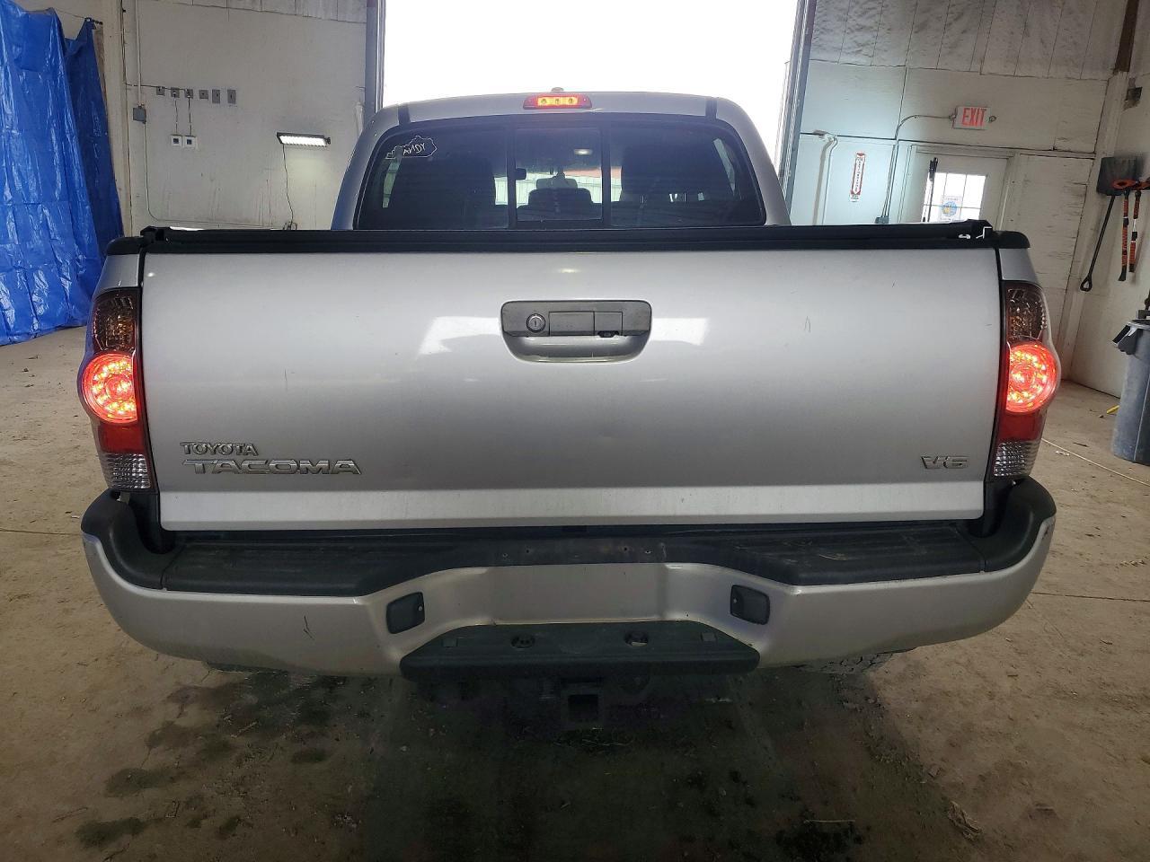 2011 TOYOTA TACOMA