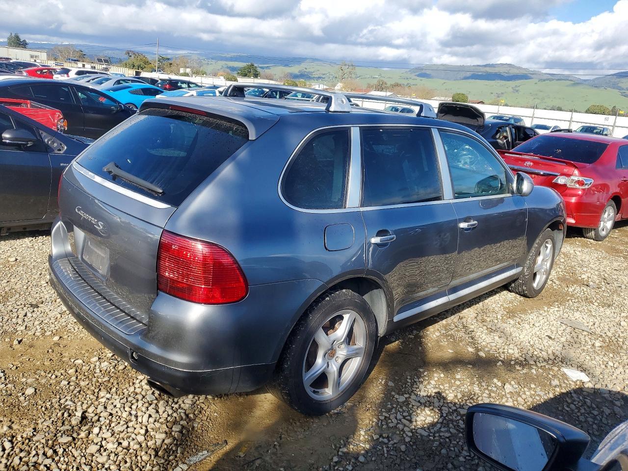2004 PORSCHE CAYENNE