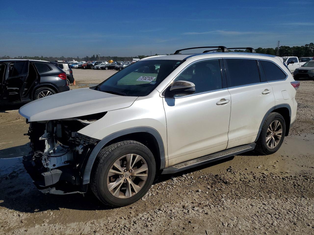 2015 TOYOTA HIGHLANDER