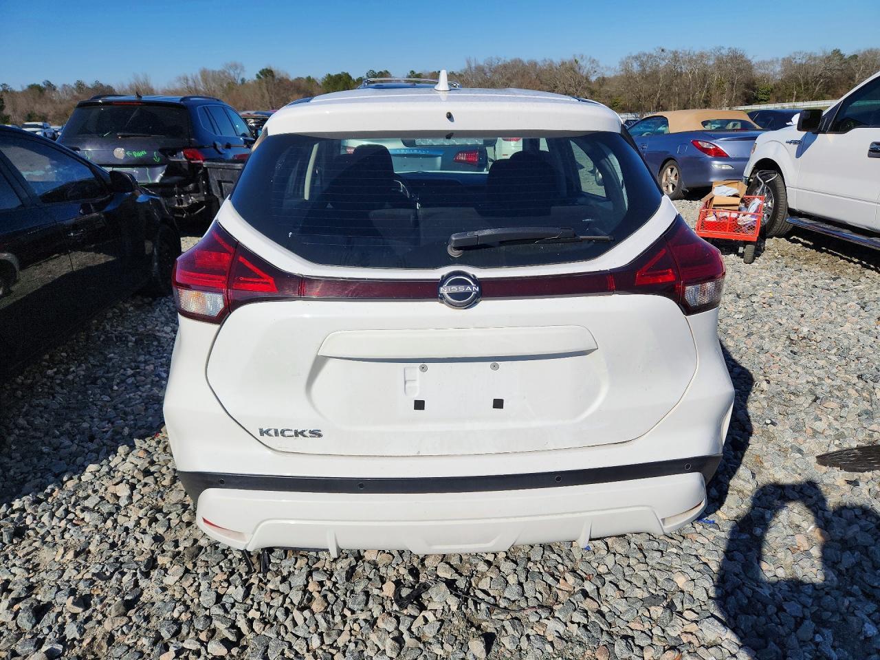 2022 NISSAN KICKS