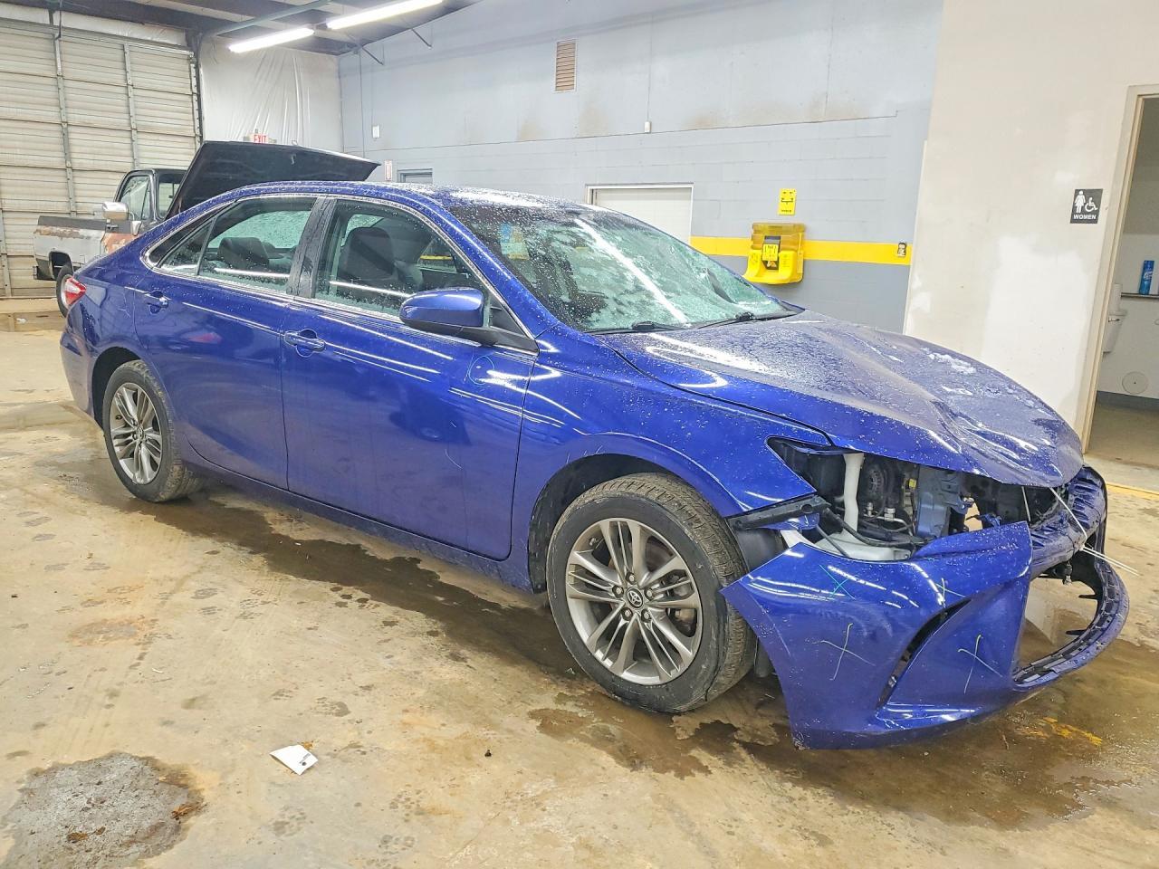 2016 TOYOTA CAMRY