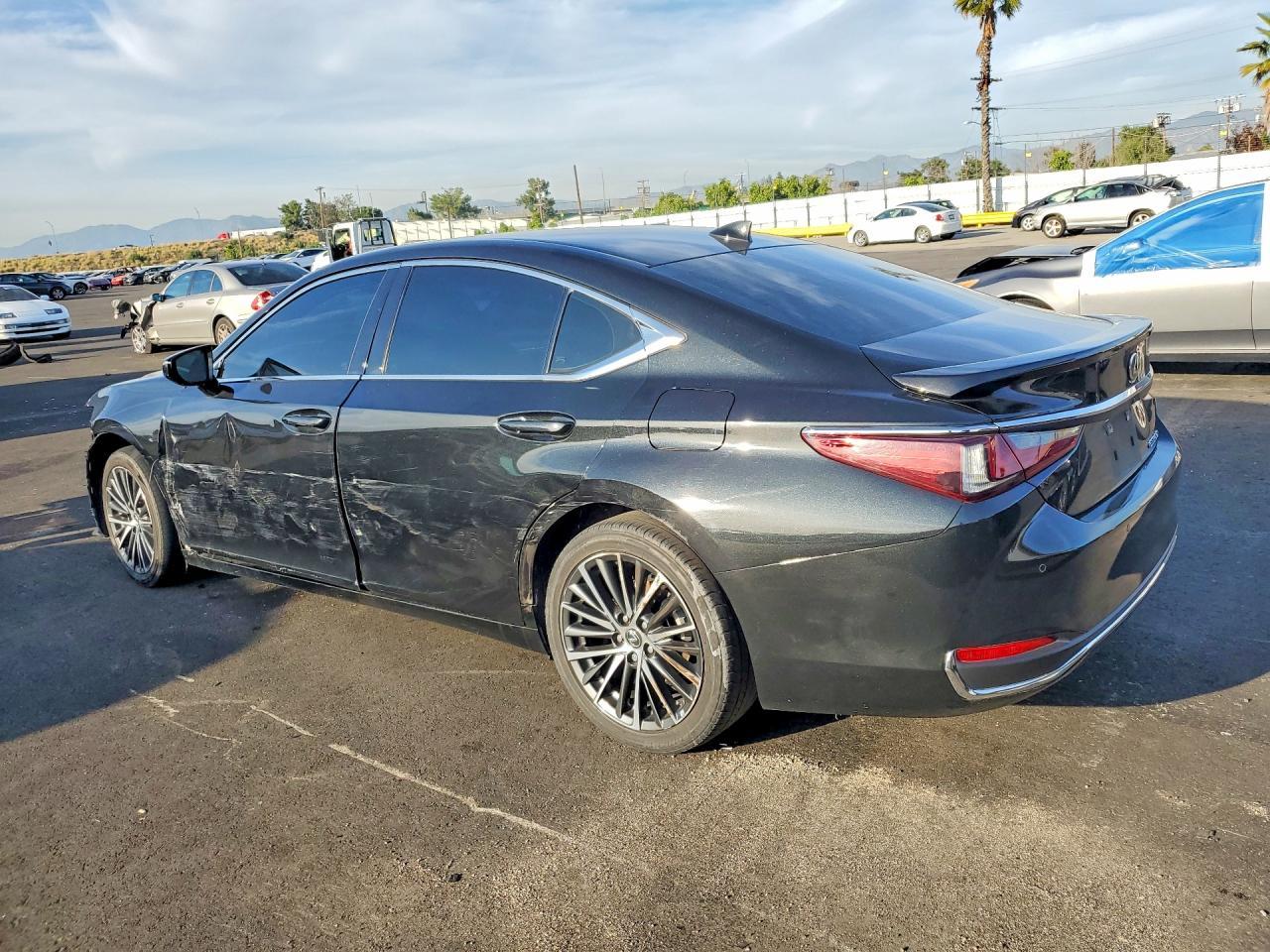 2023 LEXUS ES 300H