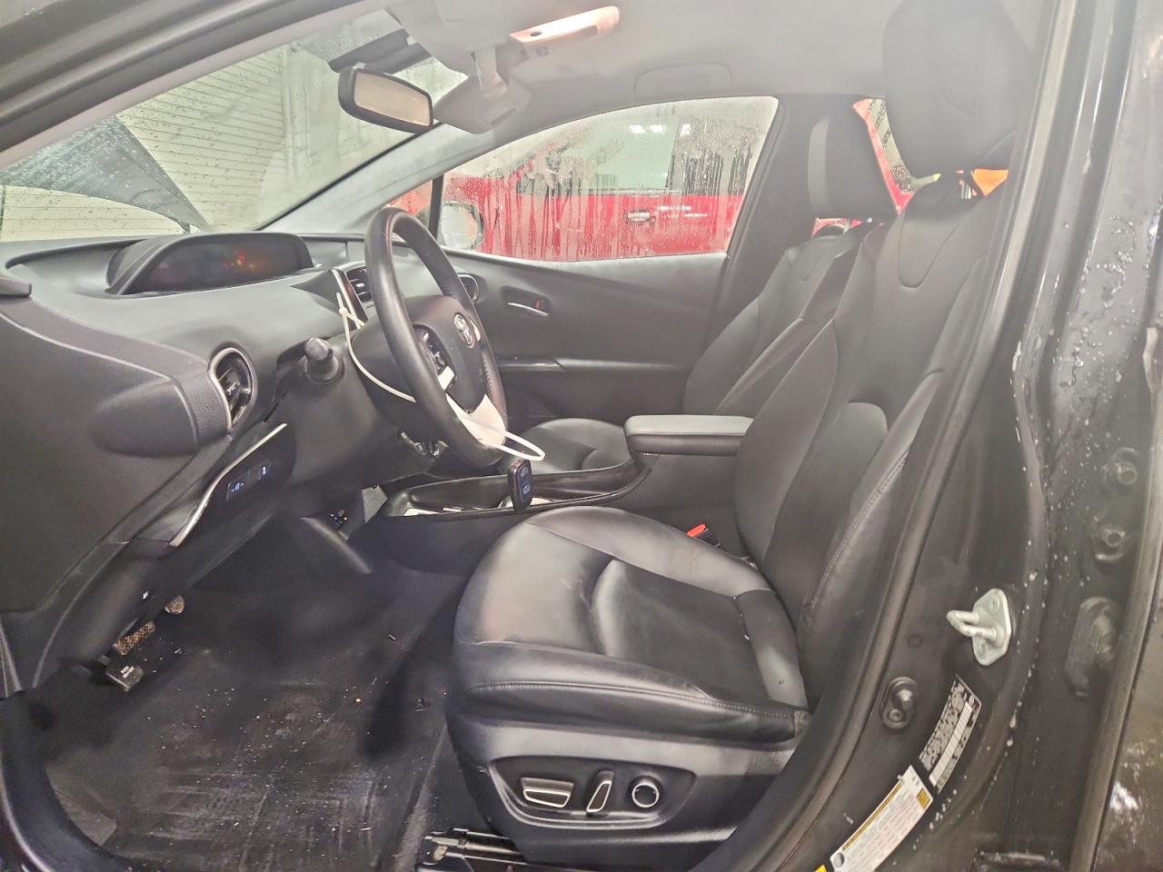 2016 TOYOTA PRIUS
