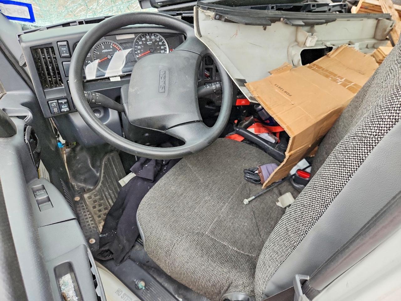 2023 ISUZU NPR