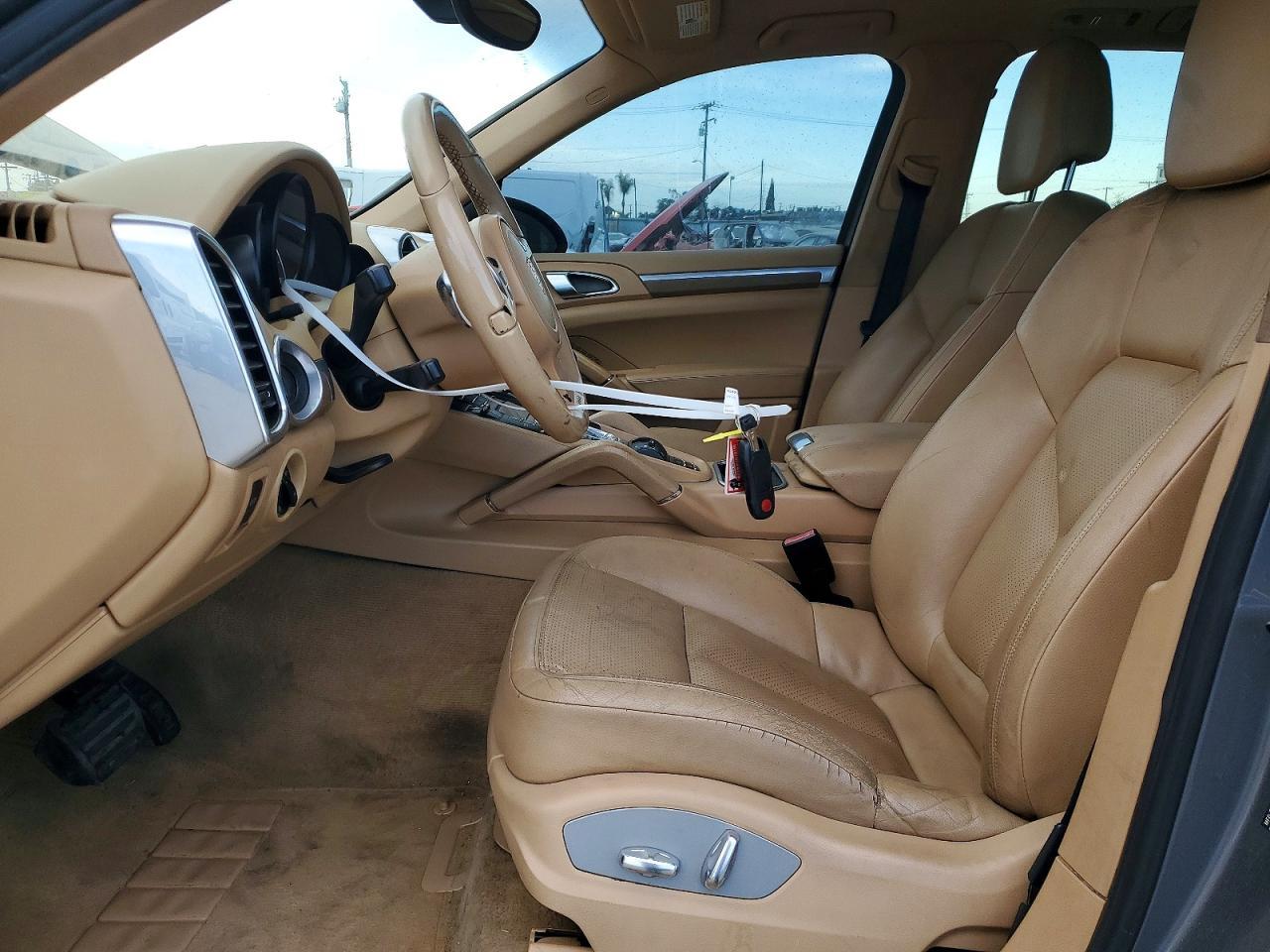2011 PORSCHE CAYENNE