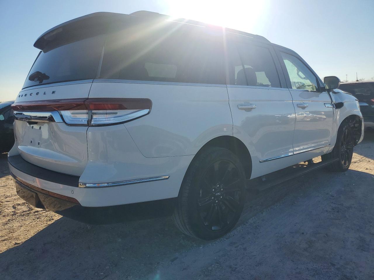 2023 LINCOLN Navigator