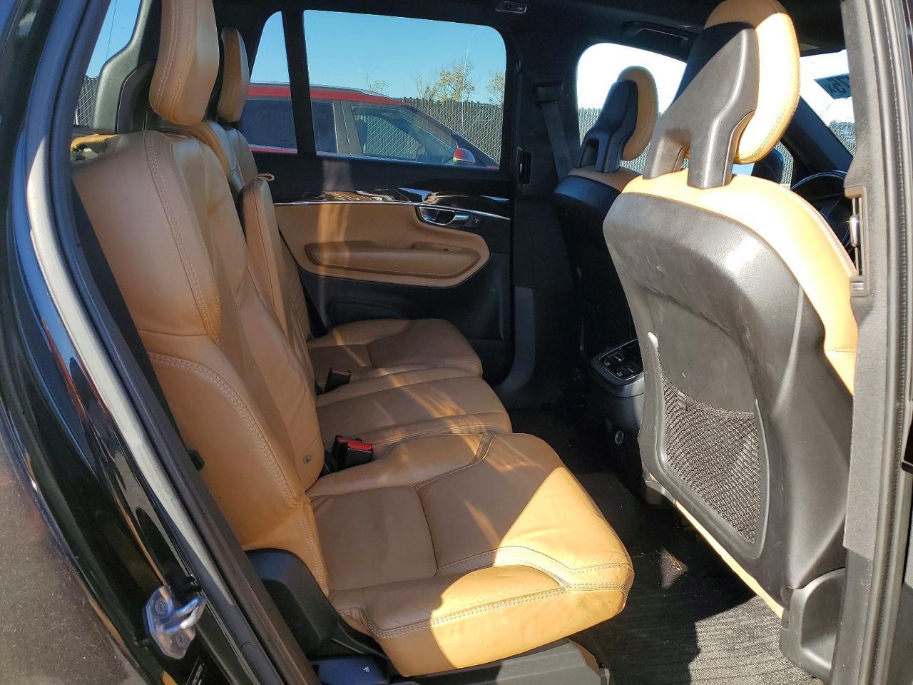 2018 VOLVO XC90