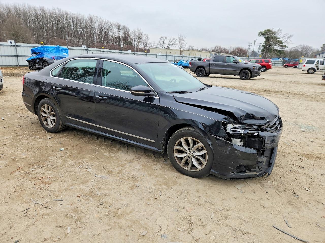 2016 VOLKSWAGEN Passat