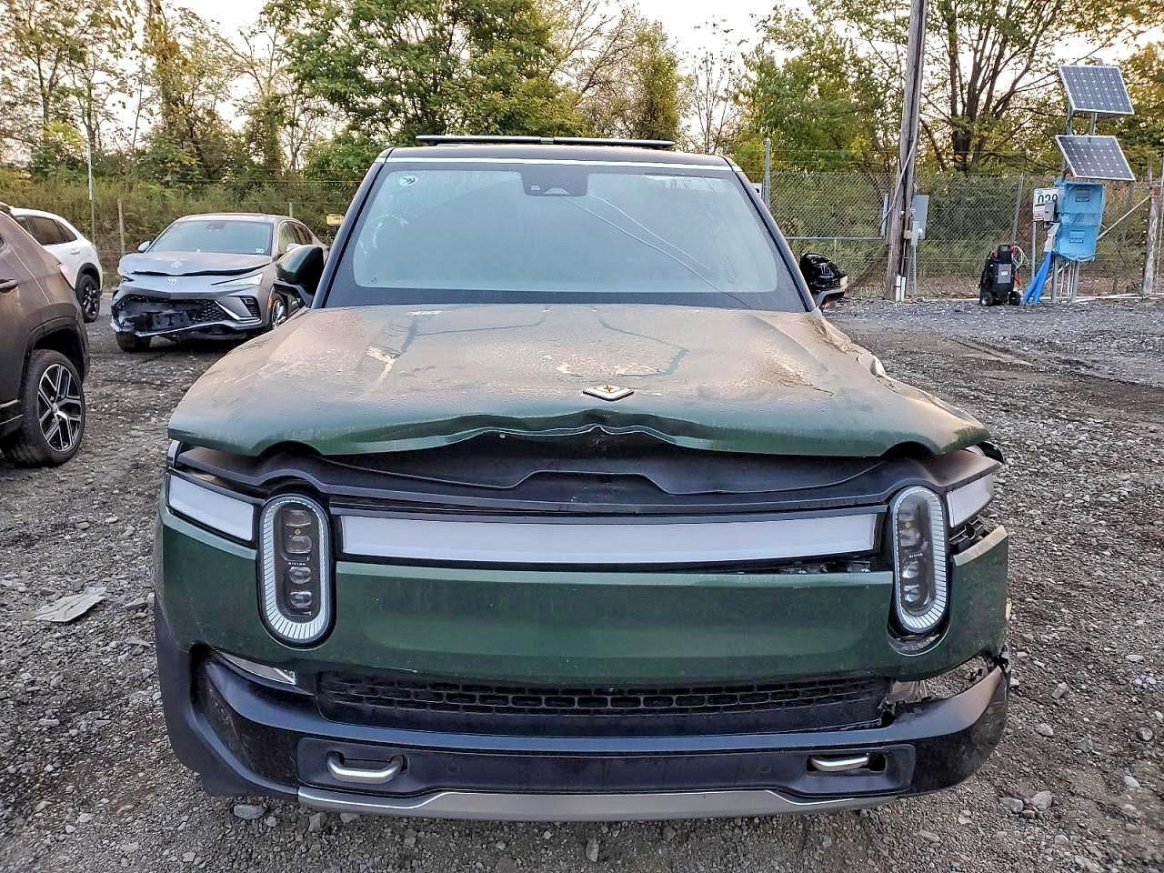 2023 RIVIAN R1s