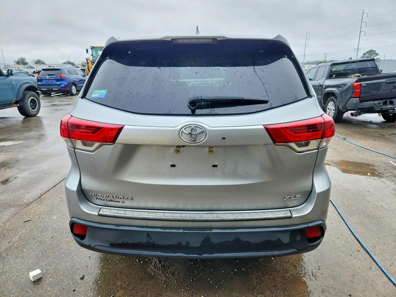 2017 TOYOTA HIGHLANDER