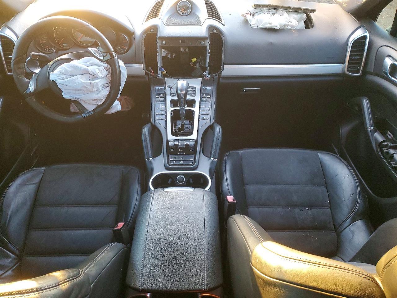 2014 PORSCHE CAYENNE