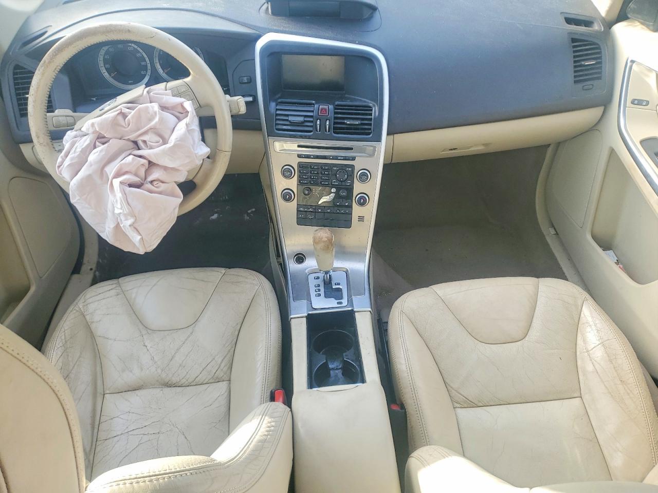 2010 VOLVO XC60