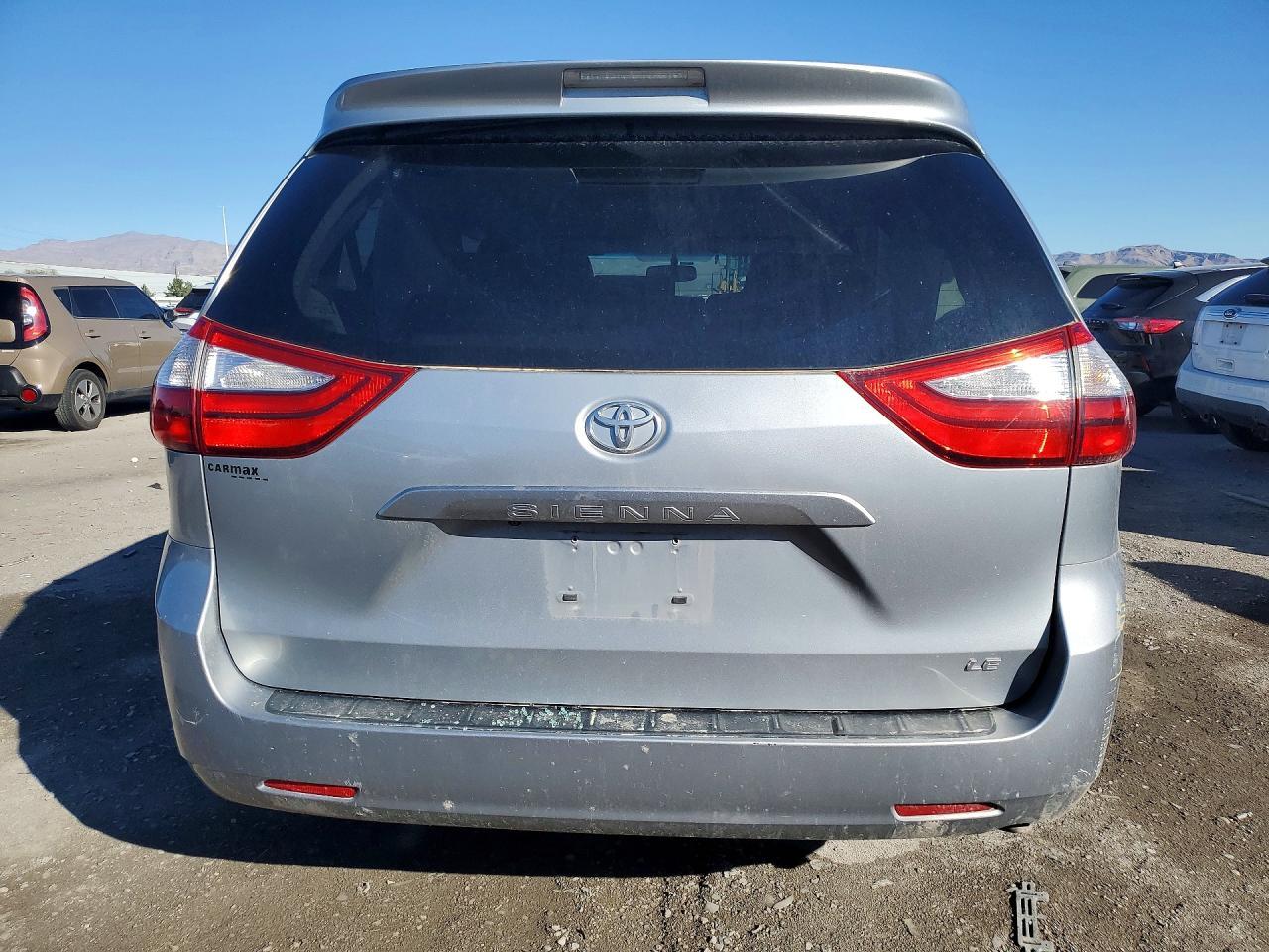 2015 TOYOTA SIENNA