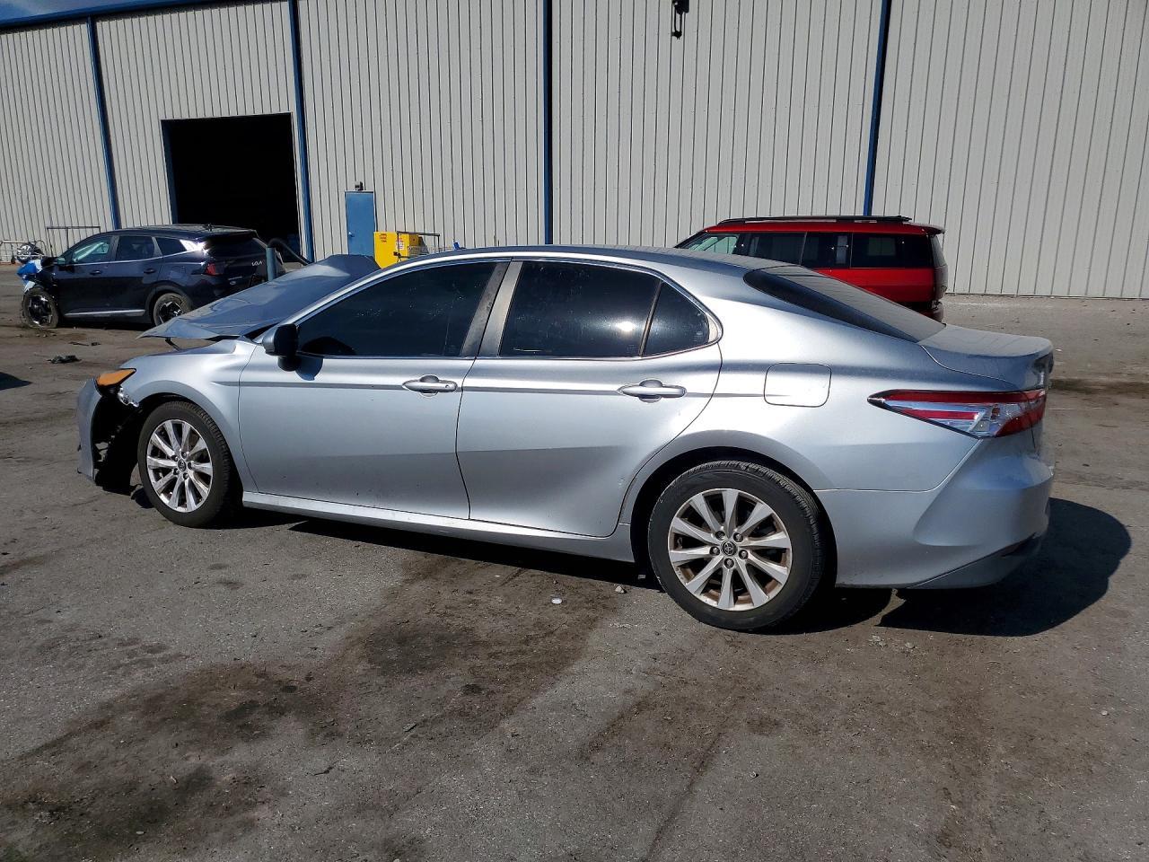 2018 TOYOTA CAMRY