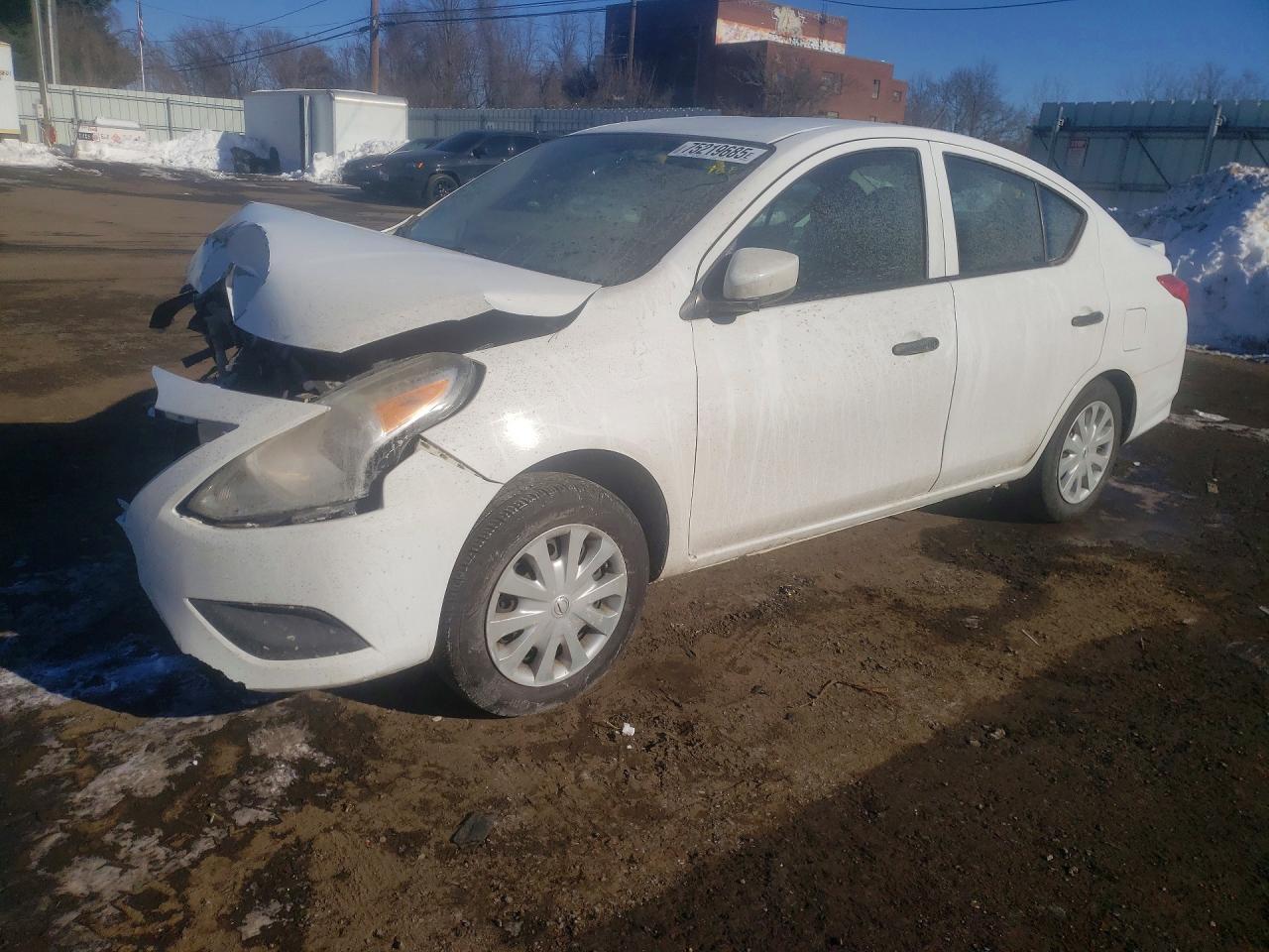 2016 NISSAN VERSA
