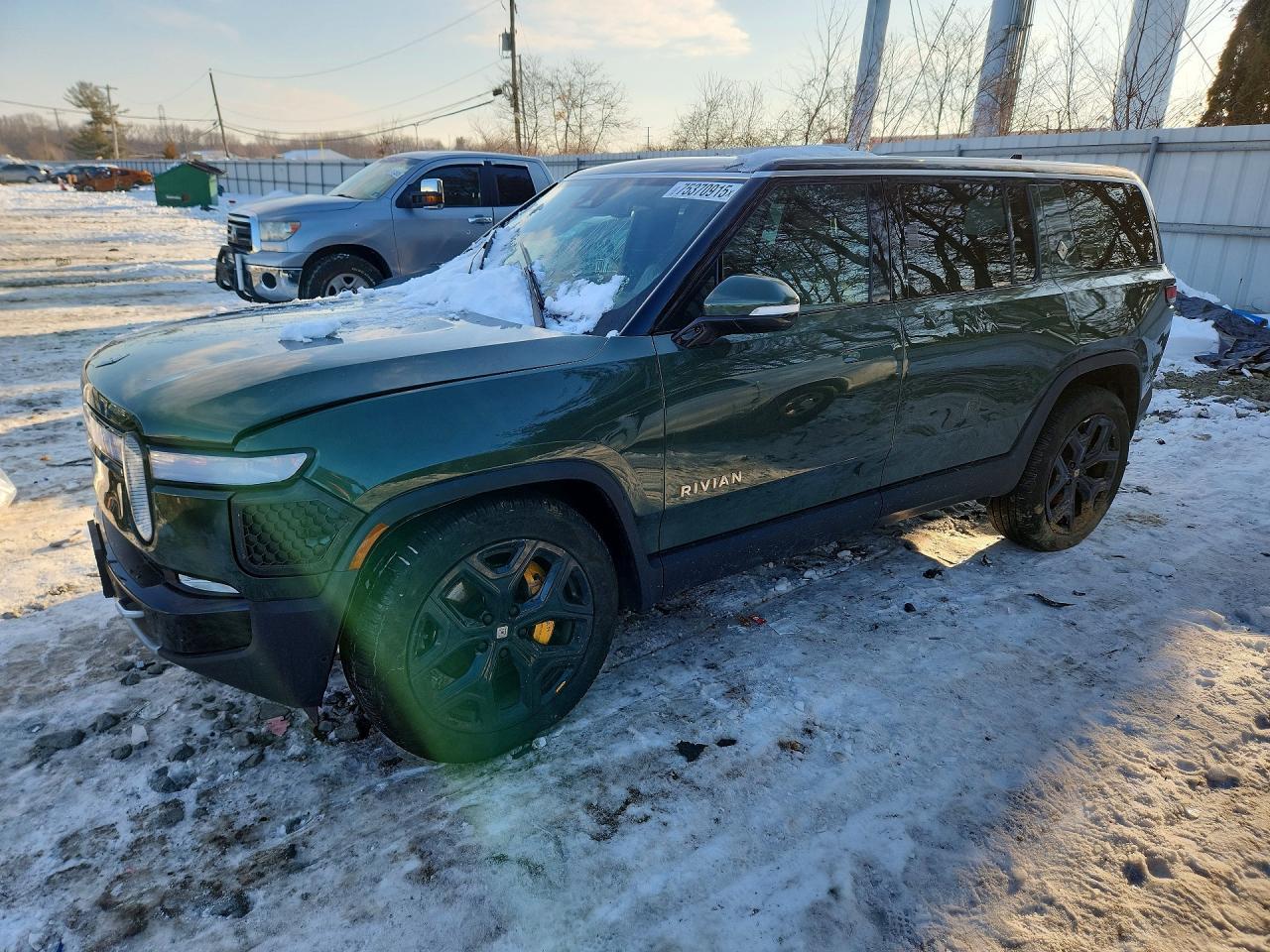 2022 RIVIAN R1s