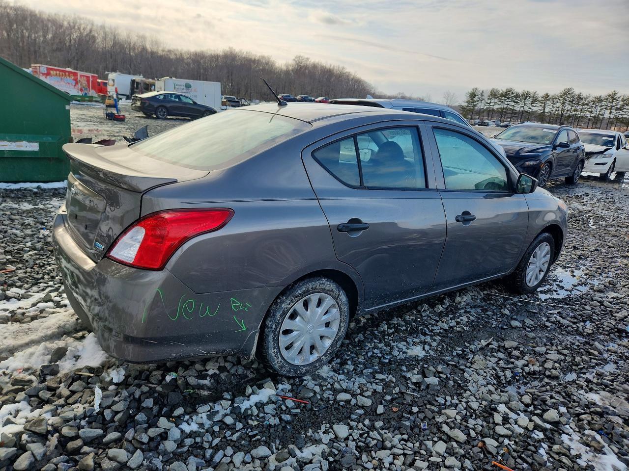 2016 NISSAN VERSA