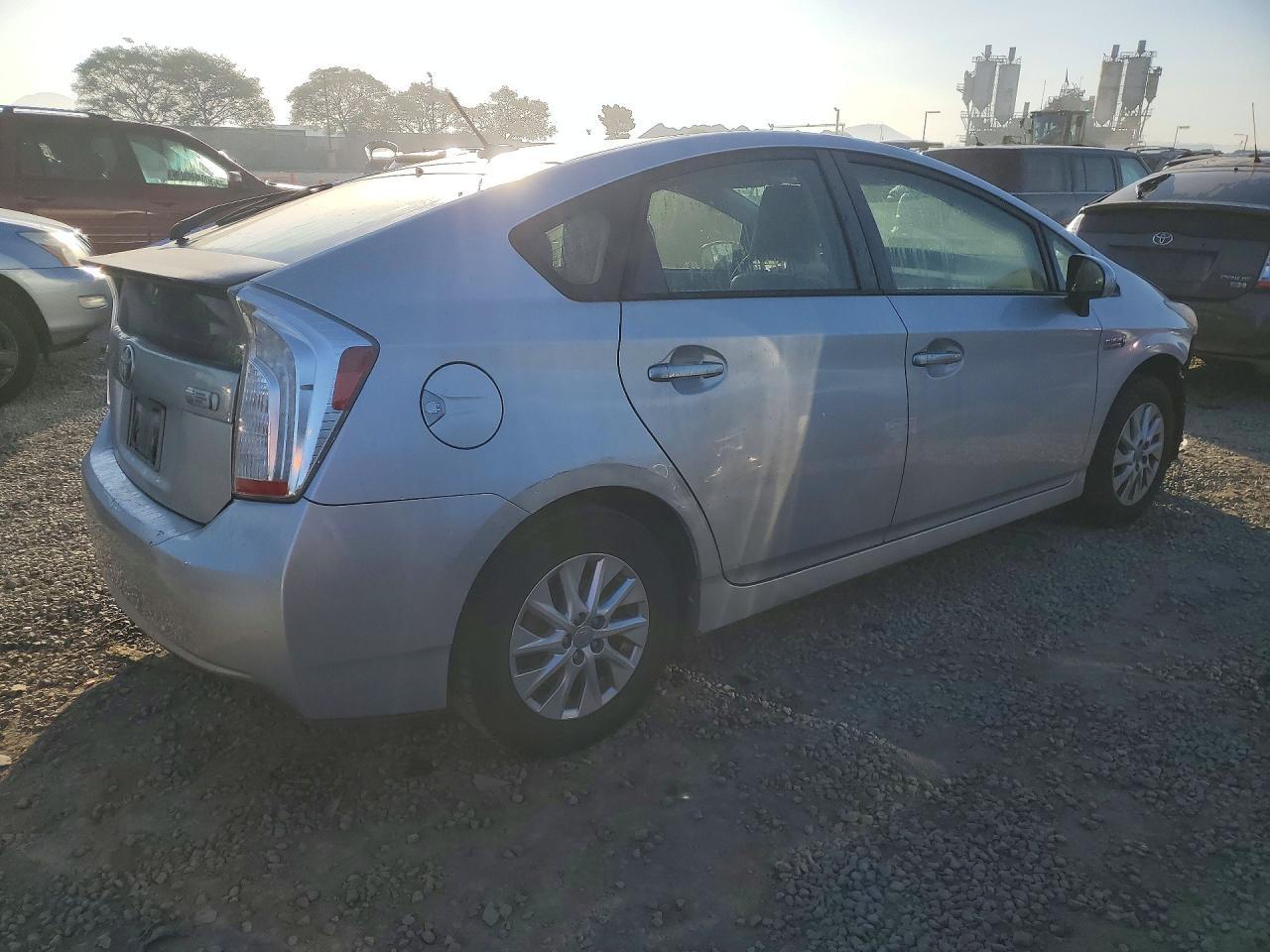 2013 TOYOTA Prius Plug-In