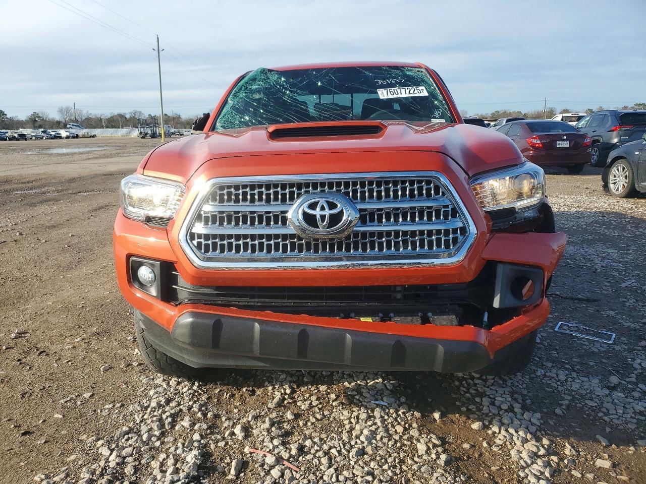 2017 TOYOTA TACOMA
