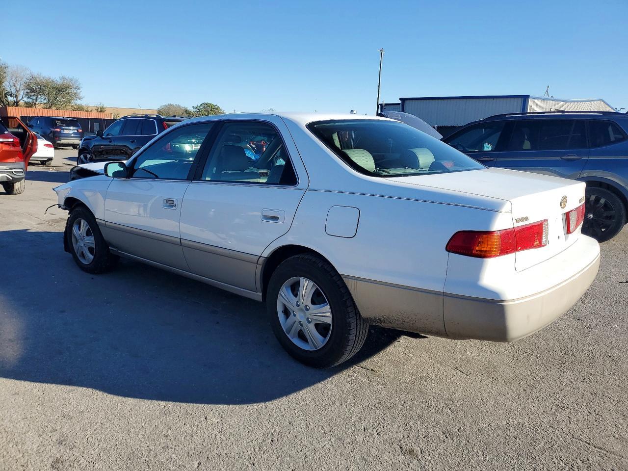 2000 TOYOTA CAMRY