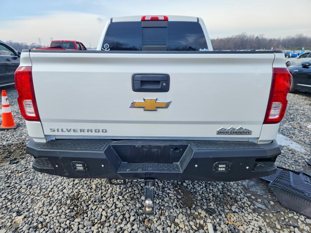 2018 CHEVROLET Silverado