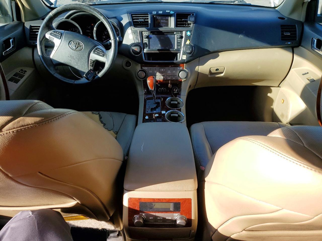 2013 TOYOTA HIGHLANDER