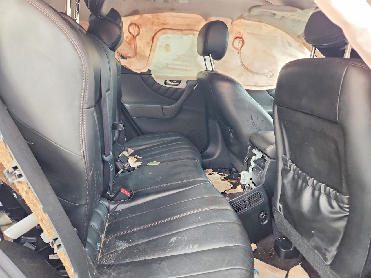 2017 INFINITI QX70