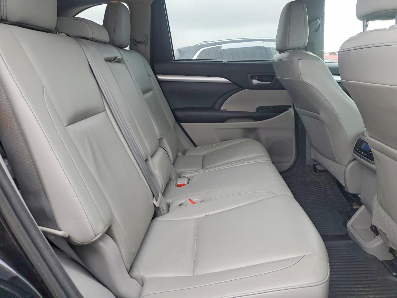 2015 TOYOTA HIGHLANDER
