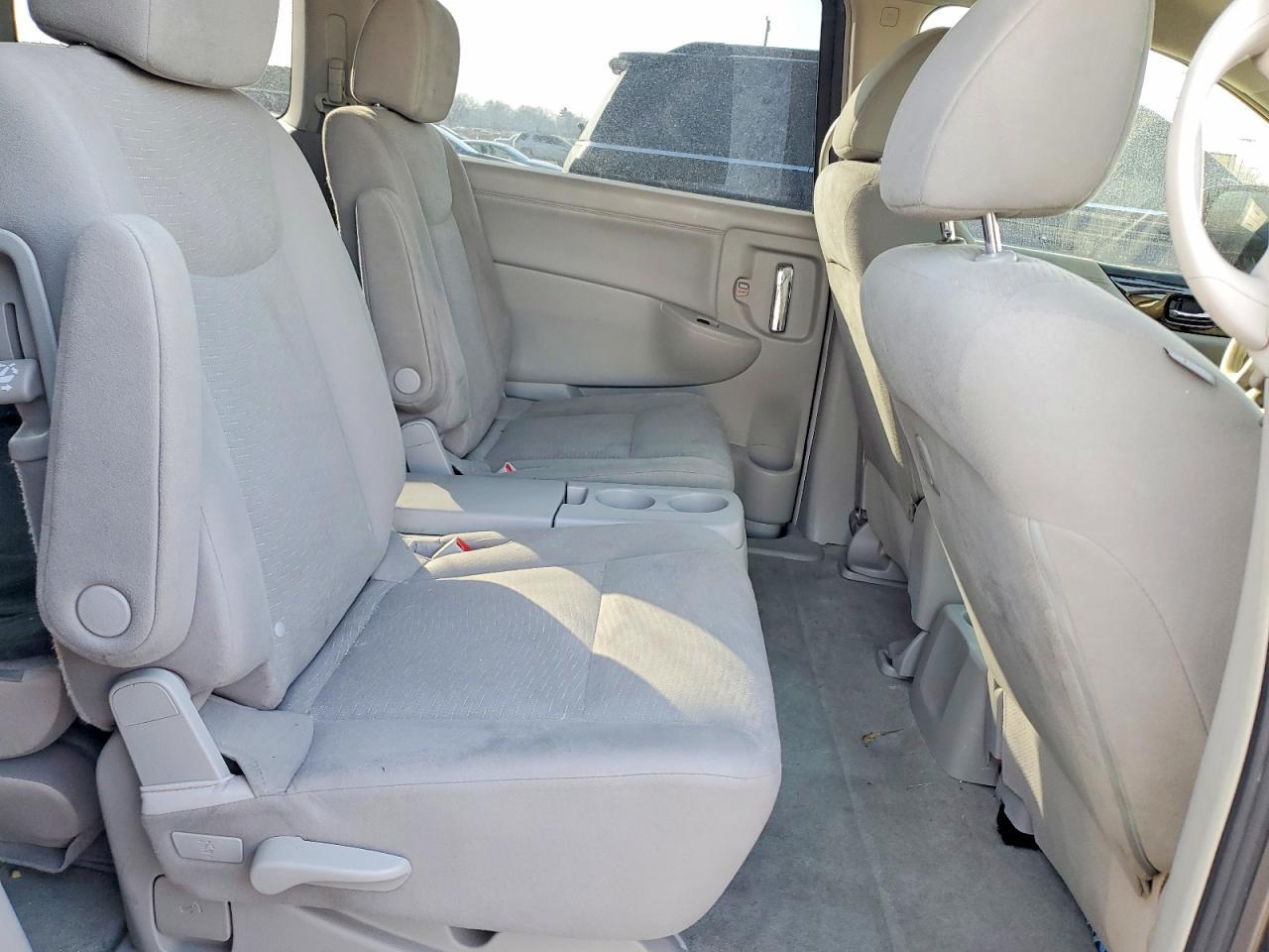 2014 NISSAN Quest