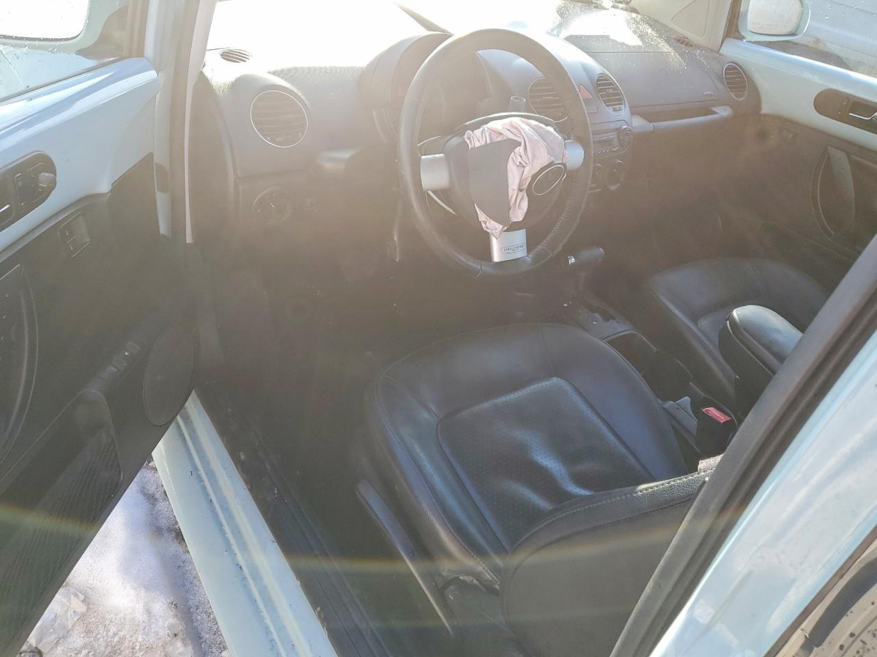 2010 VOLKSWAGEN Beetle