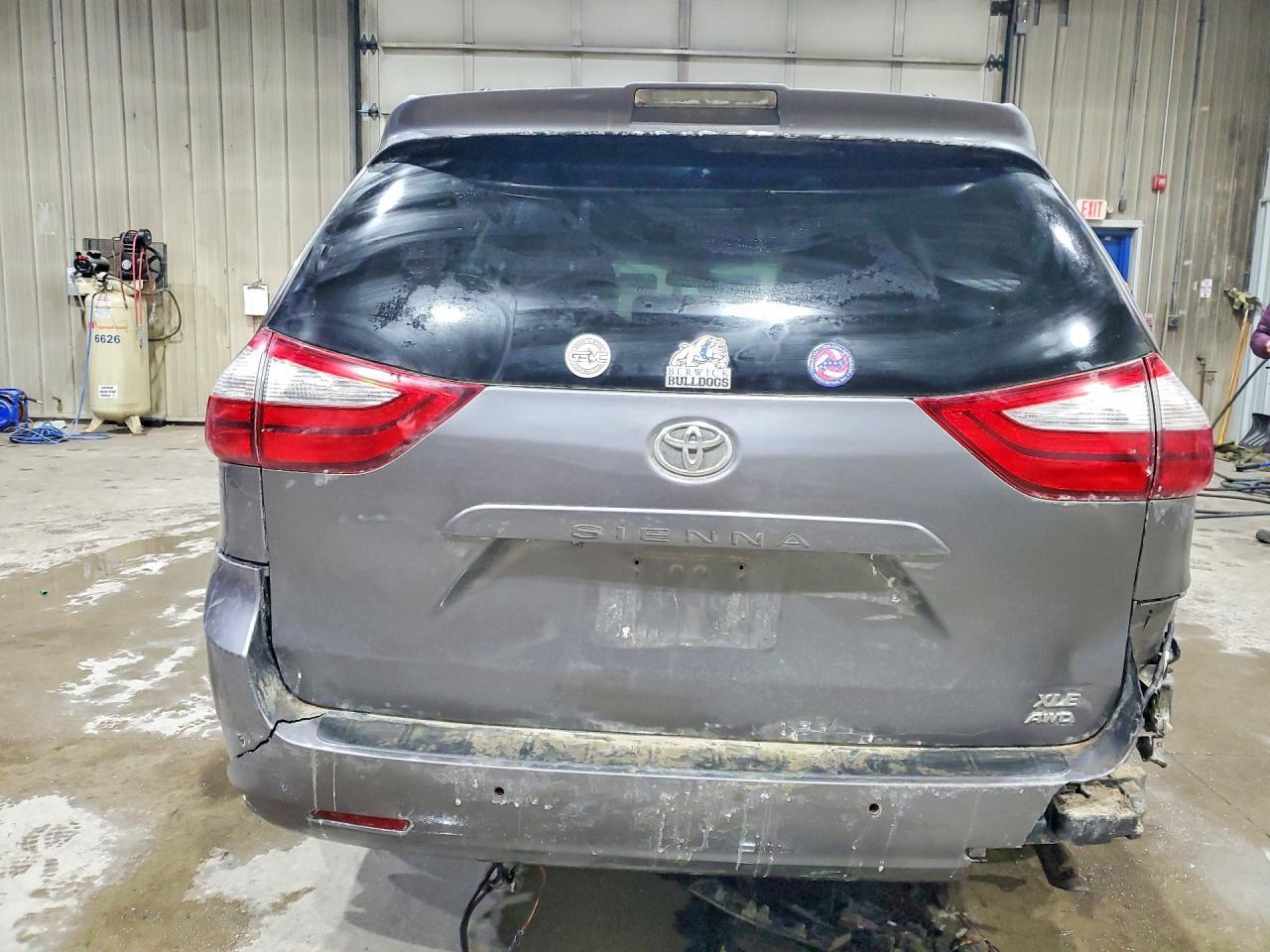 2019 TOYOTA SIENNA