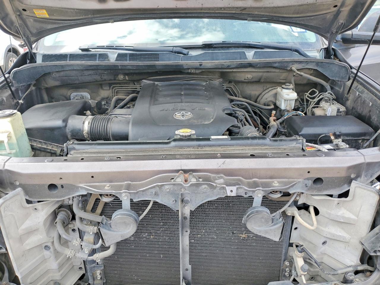 2011 TOYOTA TUNDRA