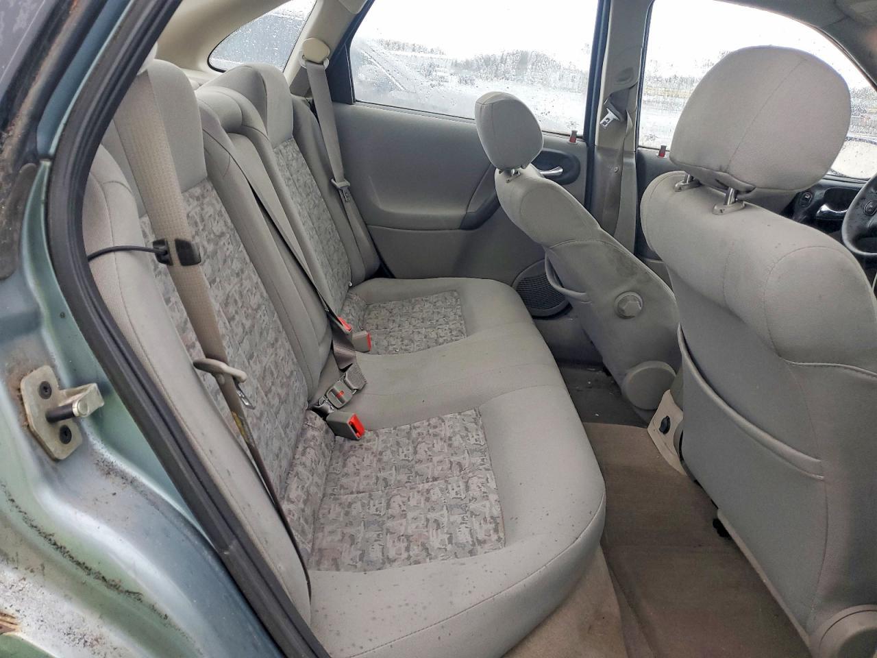 2004 SATURN L300