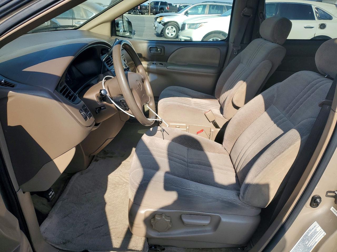 2002 TOYOTA SIENNA
