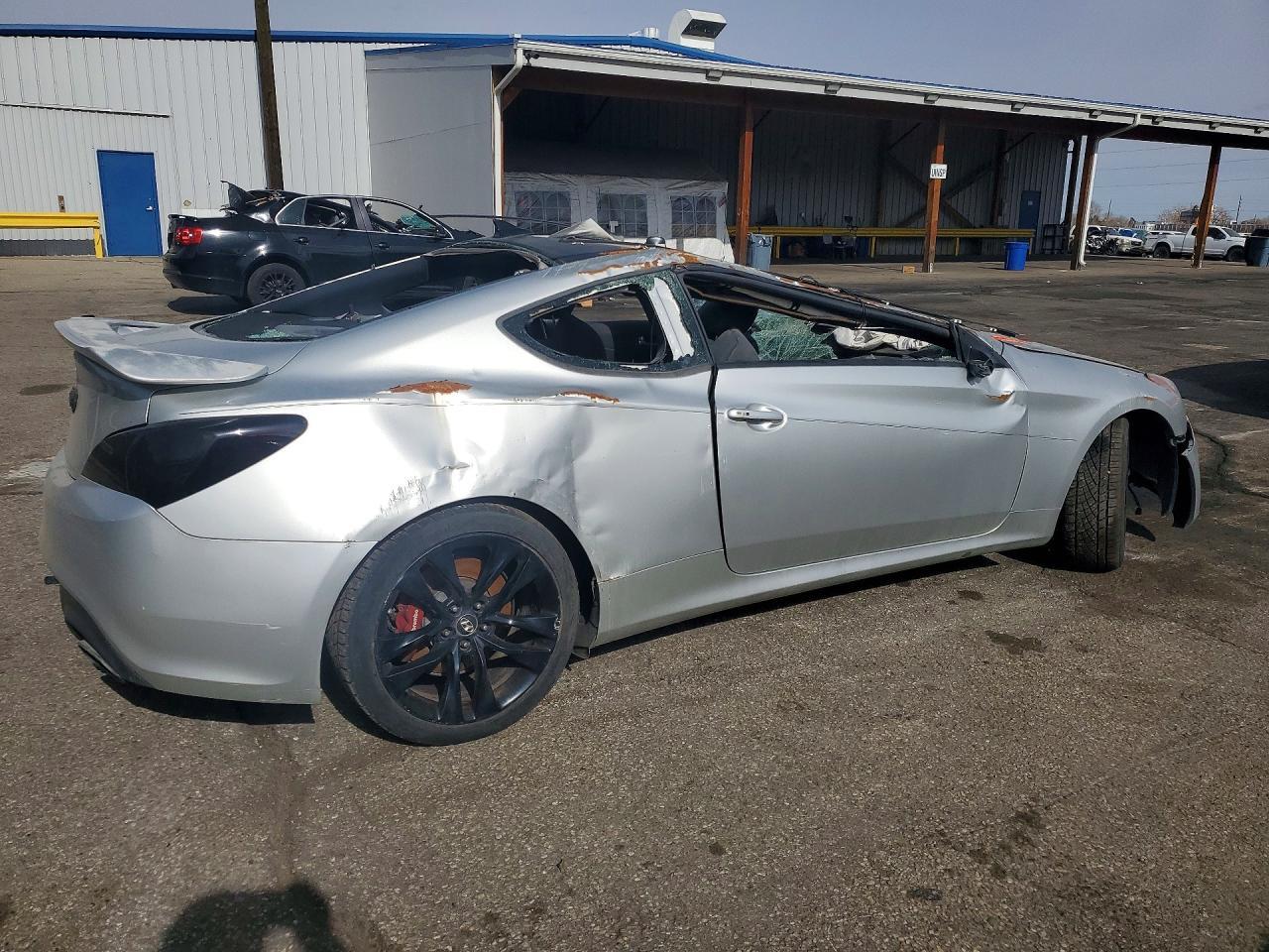 2013 HYUNDAI GENESIS