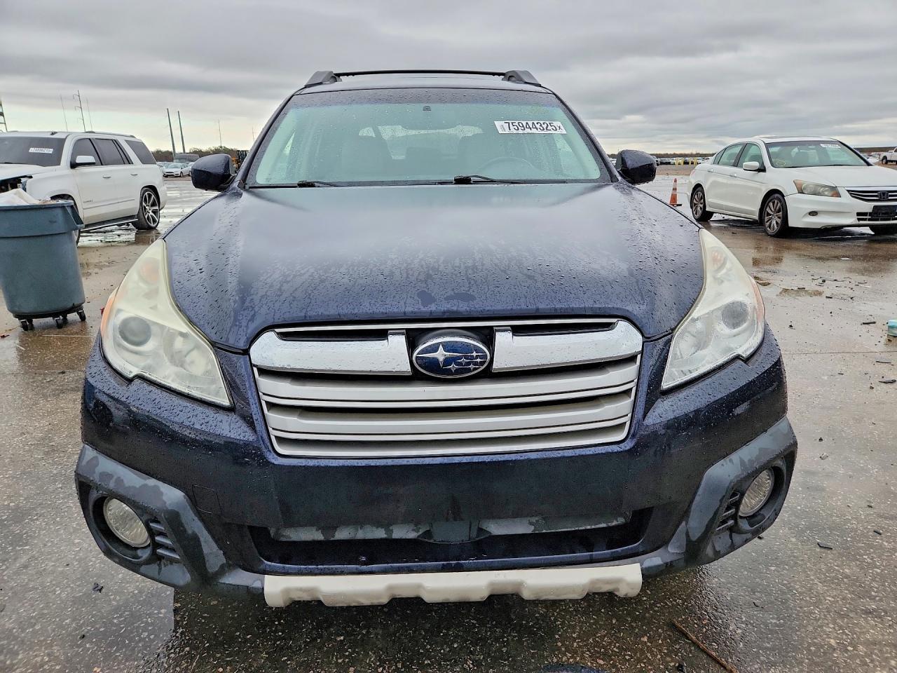 2013 SUBARU Outback