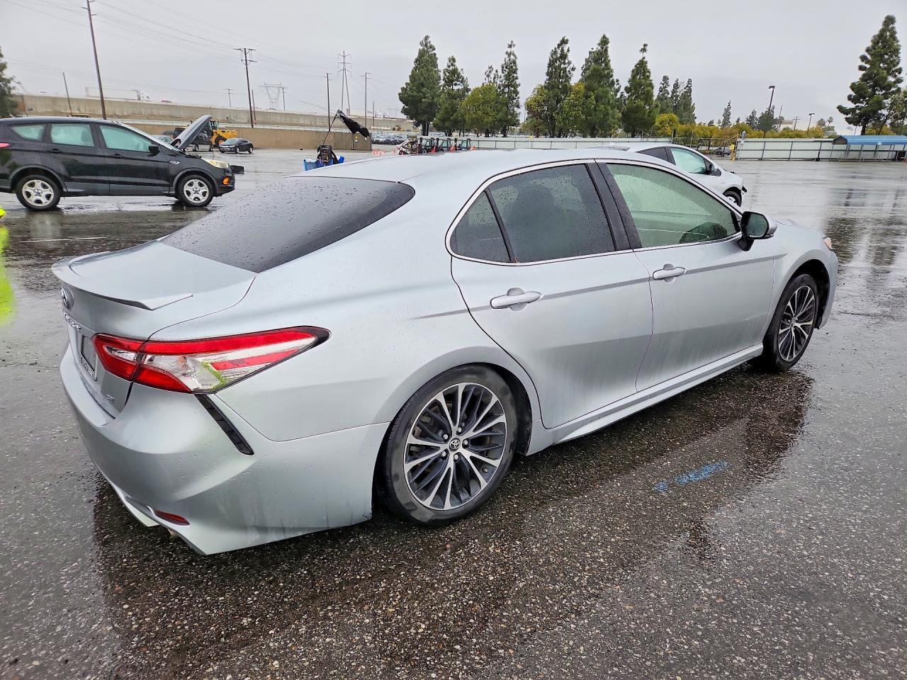2018 TOYOTA CAMRY