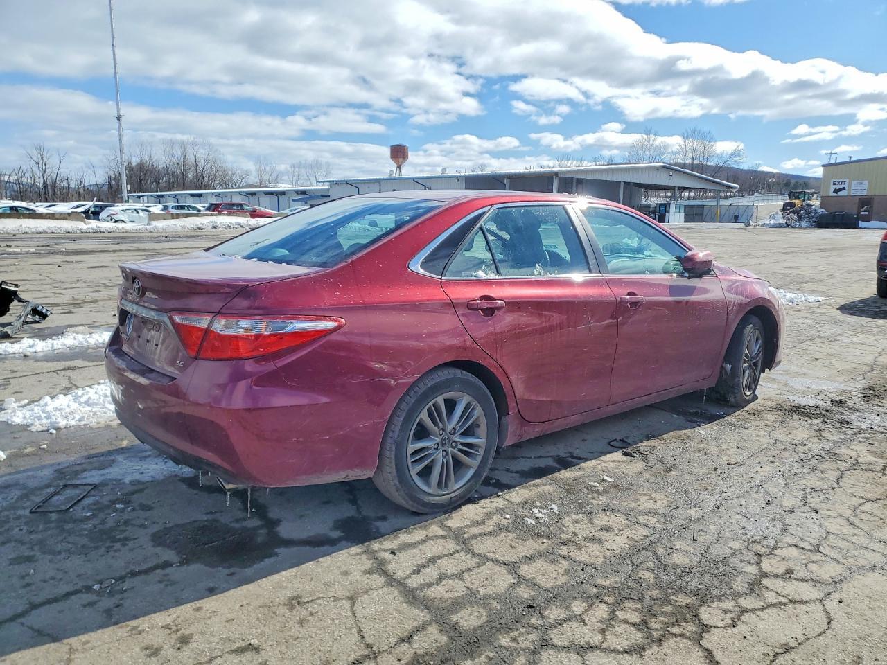 2016 TOYOTA CAMRY