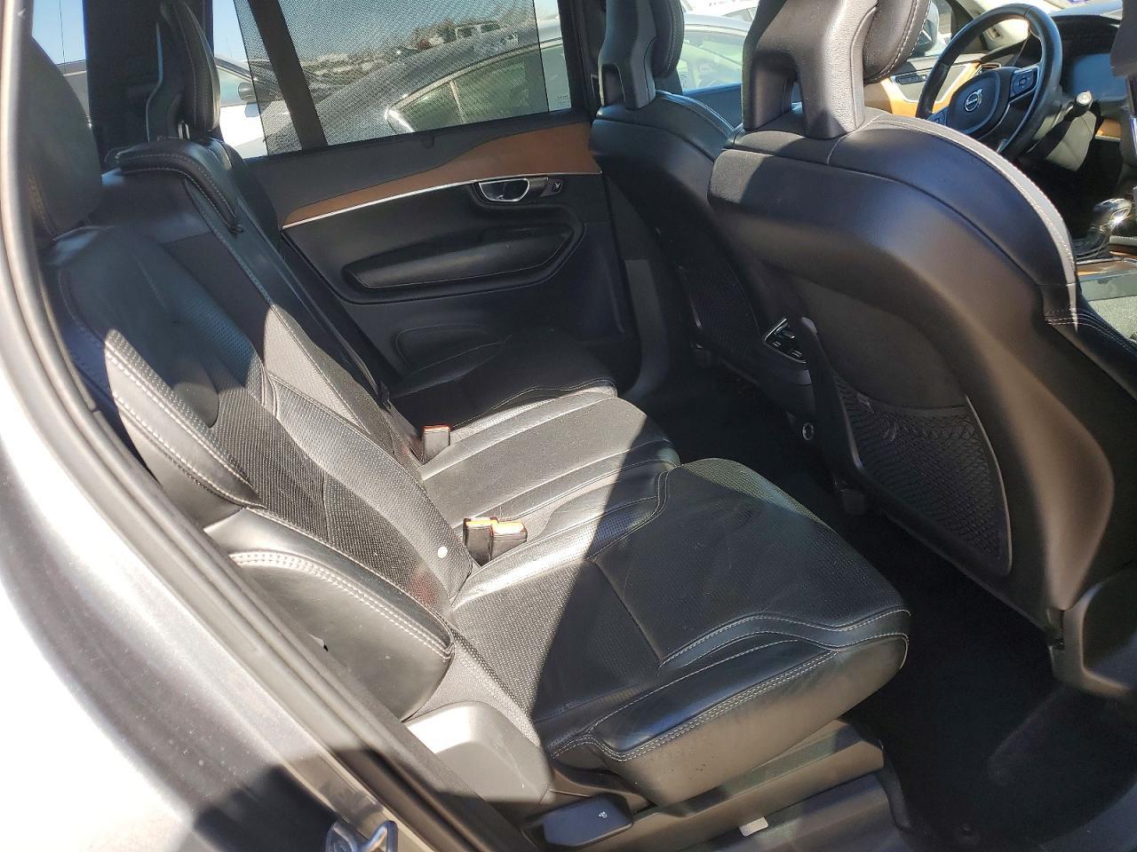 2018 VOLVO XC90