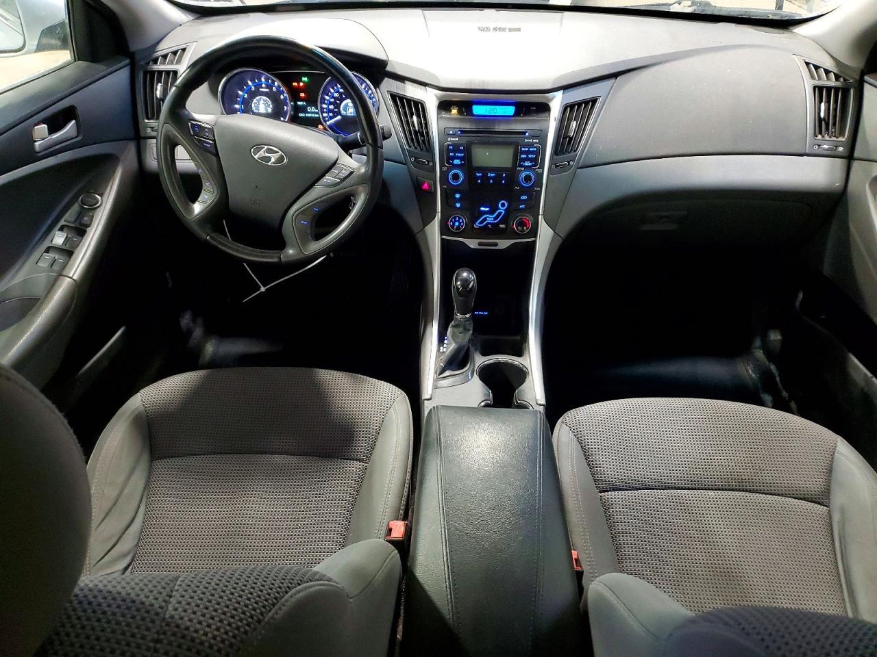 2011 HYUNDAI SONATA