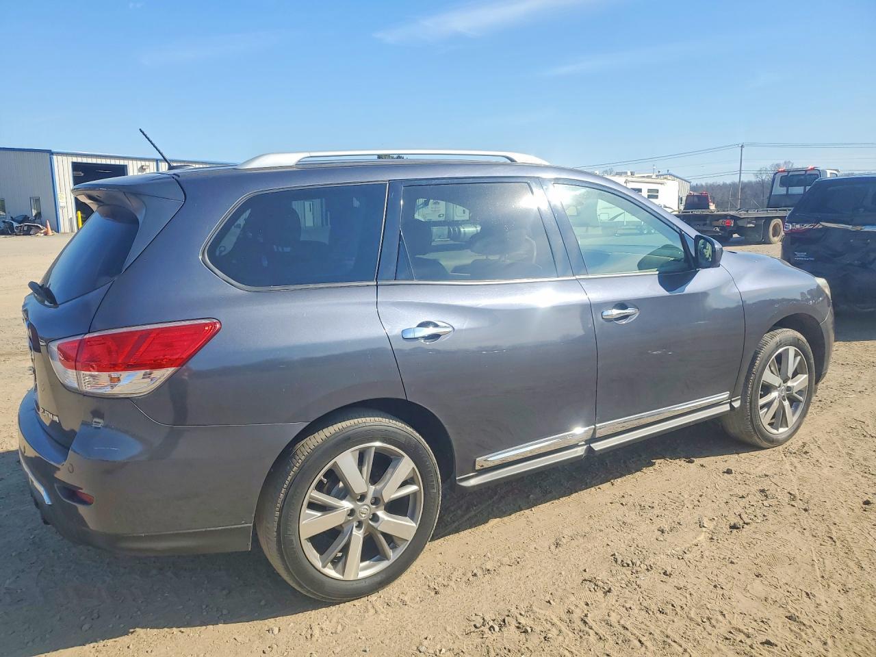 2013 NISSAN PATHFINDER