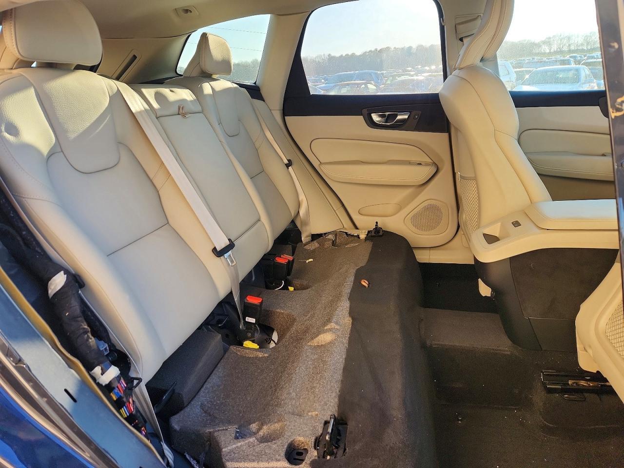 2025 VOLVO XC60