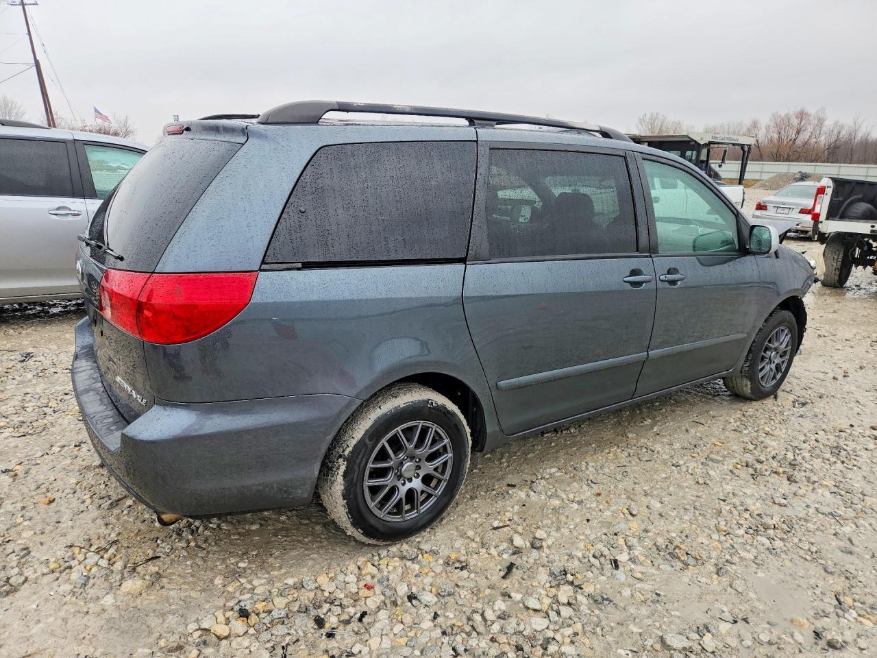 2008 TOYOTA SIENNA