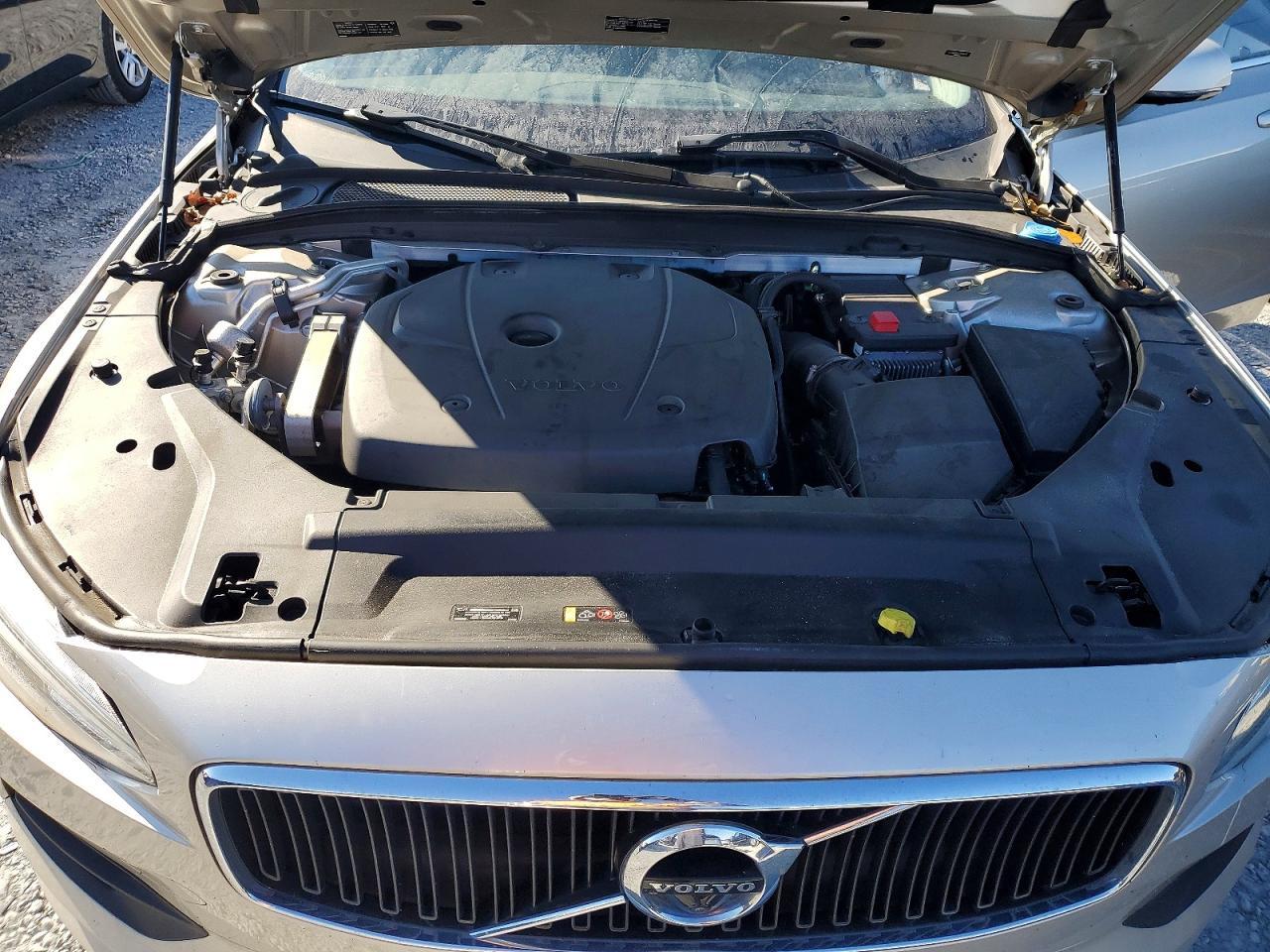 2018 VOLVO S90