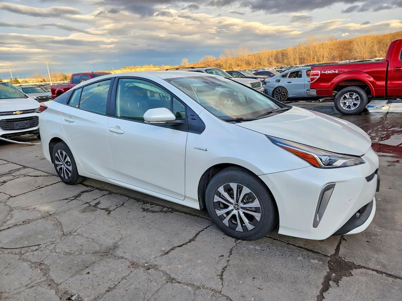 2022 TOYOTA PRIUS