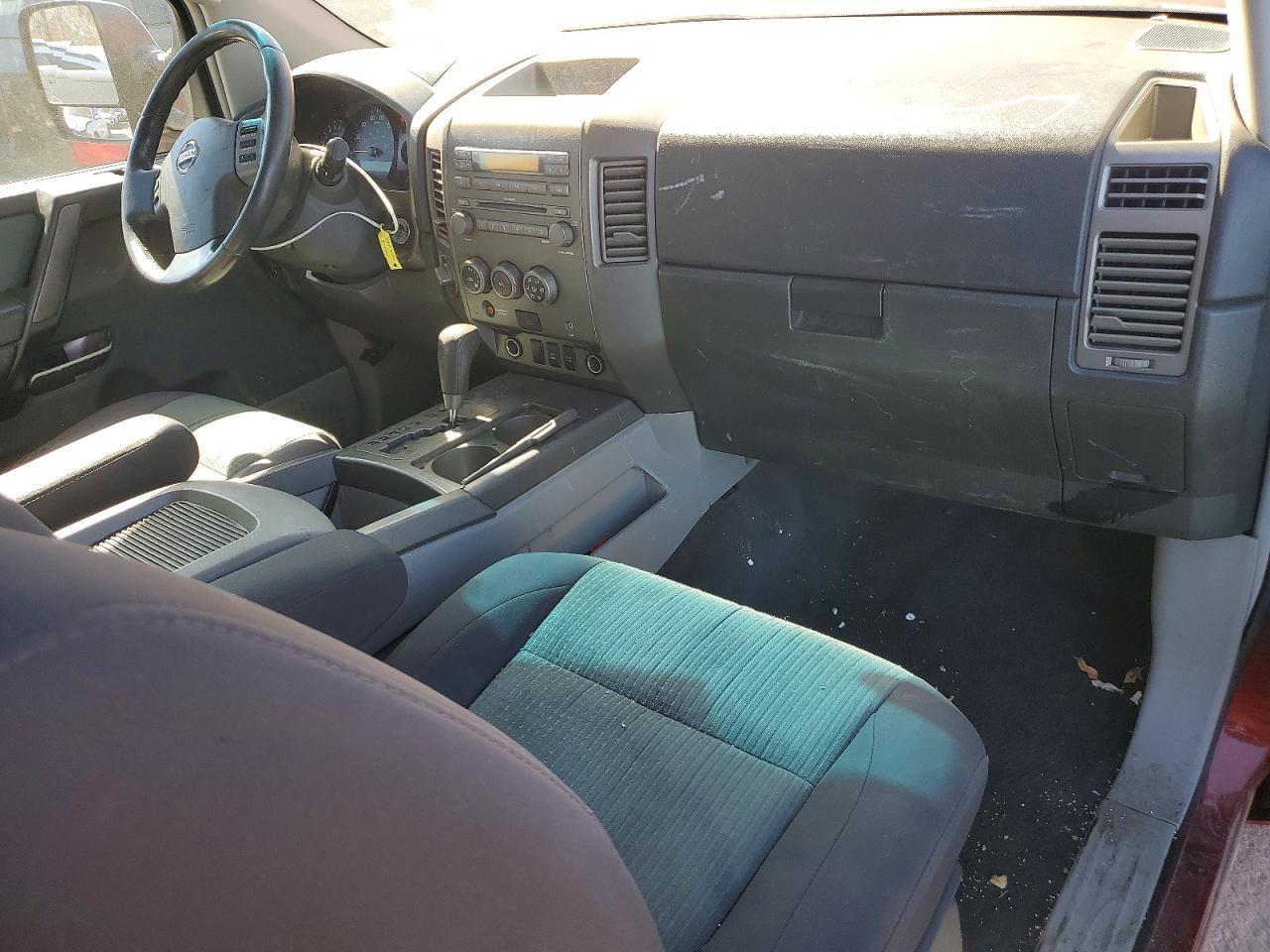2004 NISSAN Titan