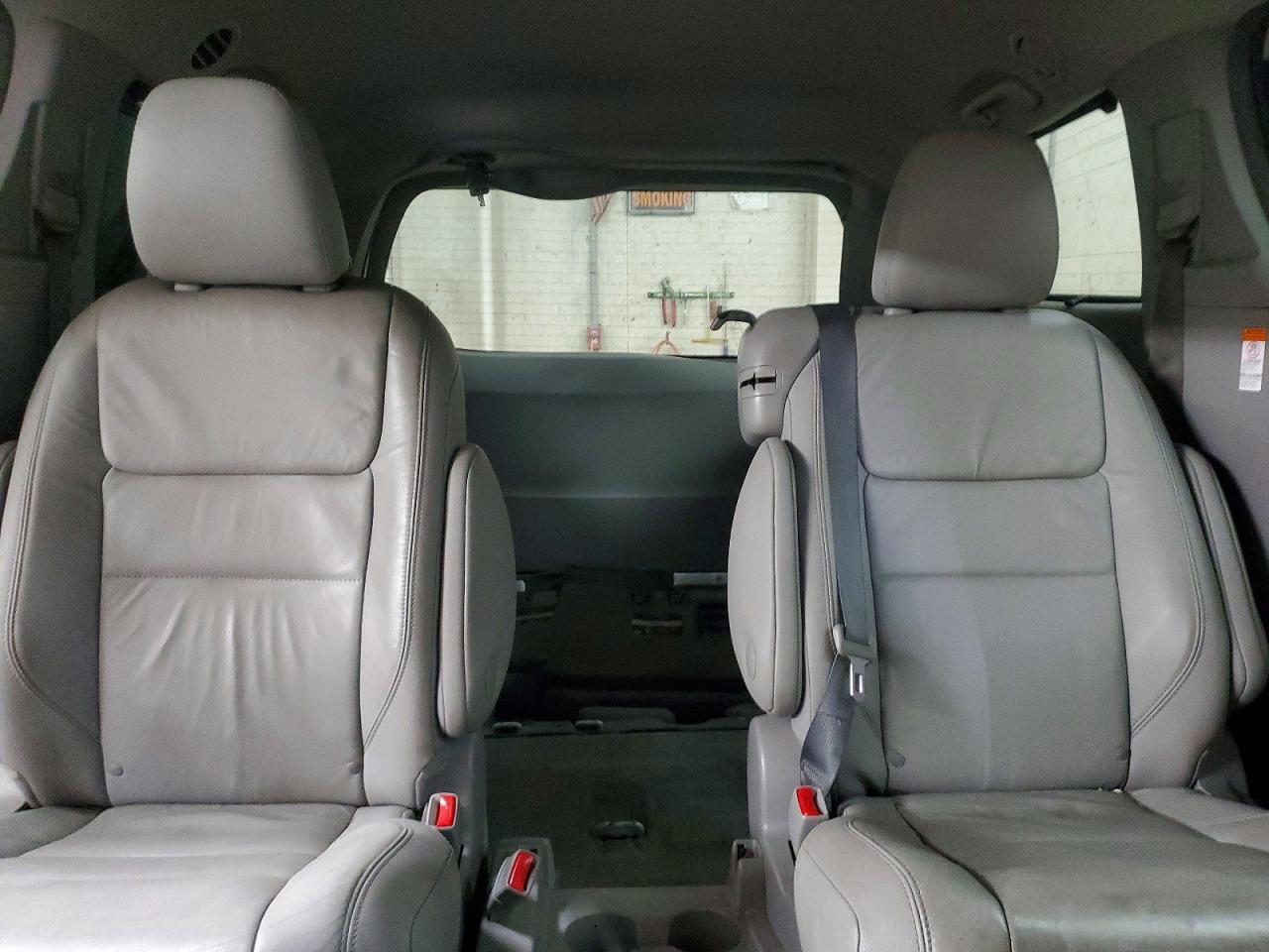 2017 TOYOTA SIENNA