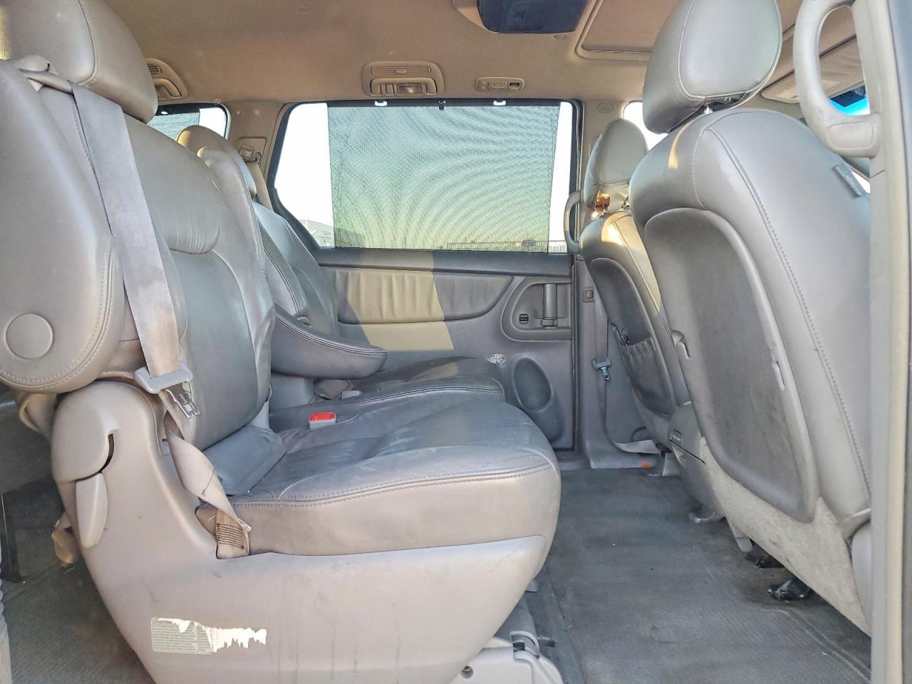 2005 TOYOTA SIENNA