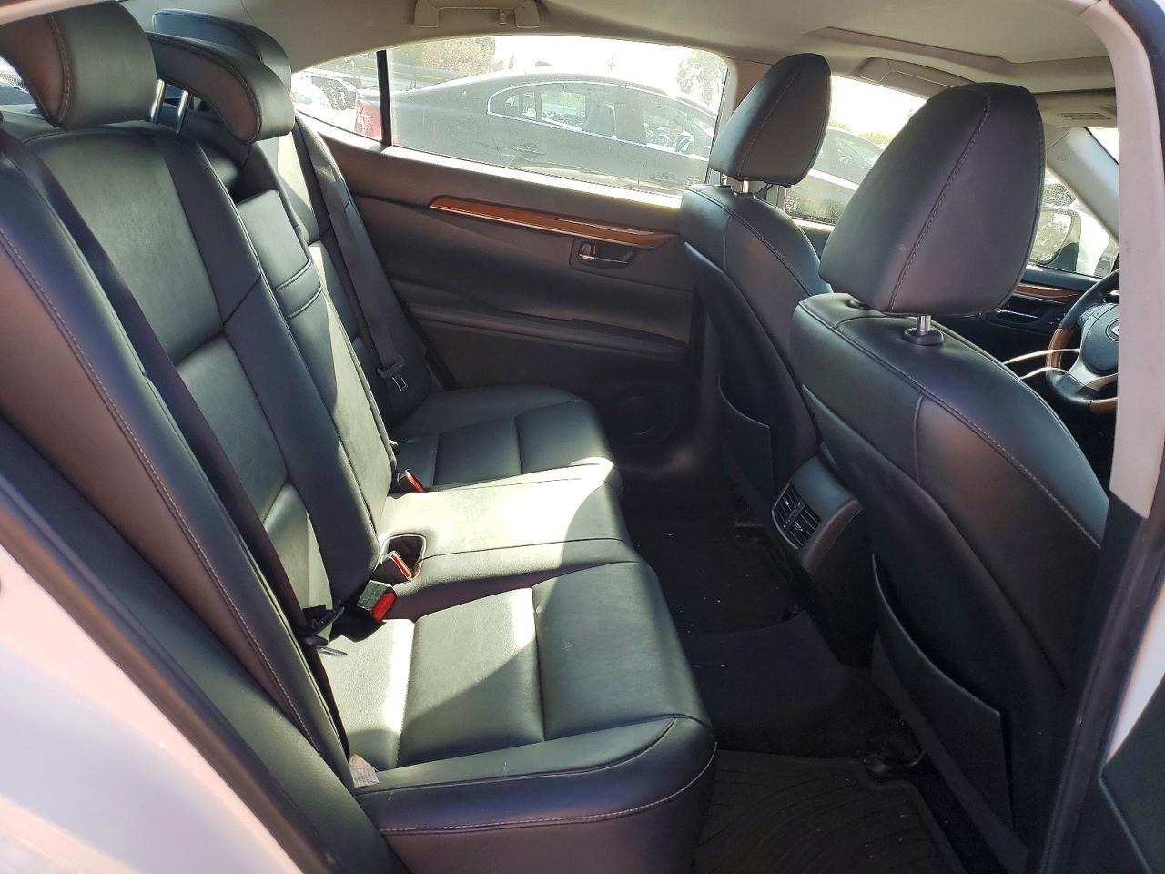 2013 LEXUS ES 300H